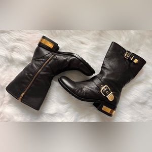 Black healed boots
